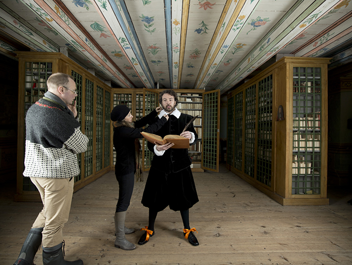 Profoto-Pro-B4-Alexia-Sinclair-A-Frozen-Tale-The-Library-bts-1.jpeg Profoto-Pro-B4-Alexia-Sinclair-A-Frozen-Tale-The-Library-bts-1.jpeg