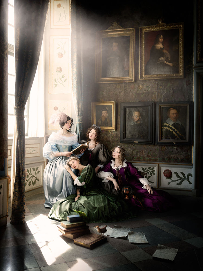 Profoto-Pro-B4-Alexia-Sinclair-A-Frozen-Tale-The-Kings-Hall.jpg Profoto-Pro-B4-Alexia-Sinclair-A-Frozen-Tale-The-Kings-Hall.jpg